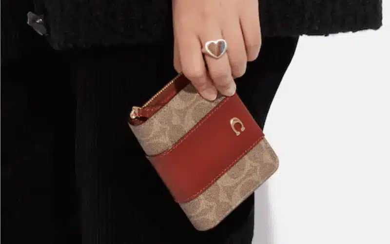 Wristlets-and-Wallets